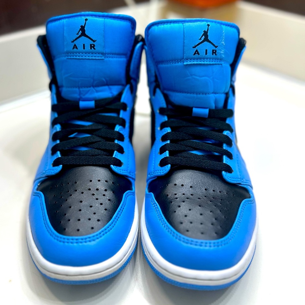 Air Jordan 1 Mid “University Blue” Sneakers